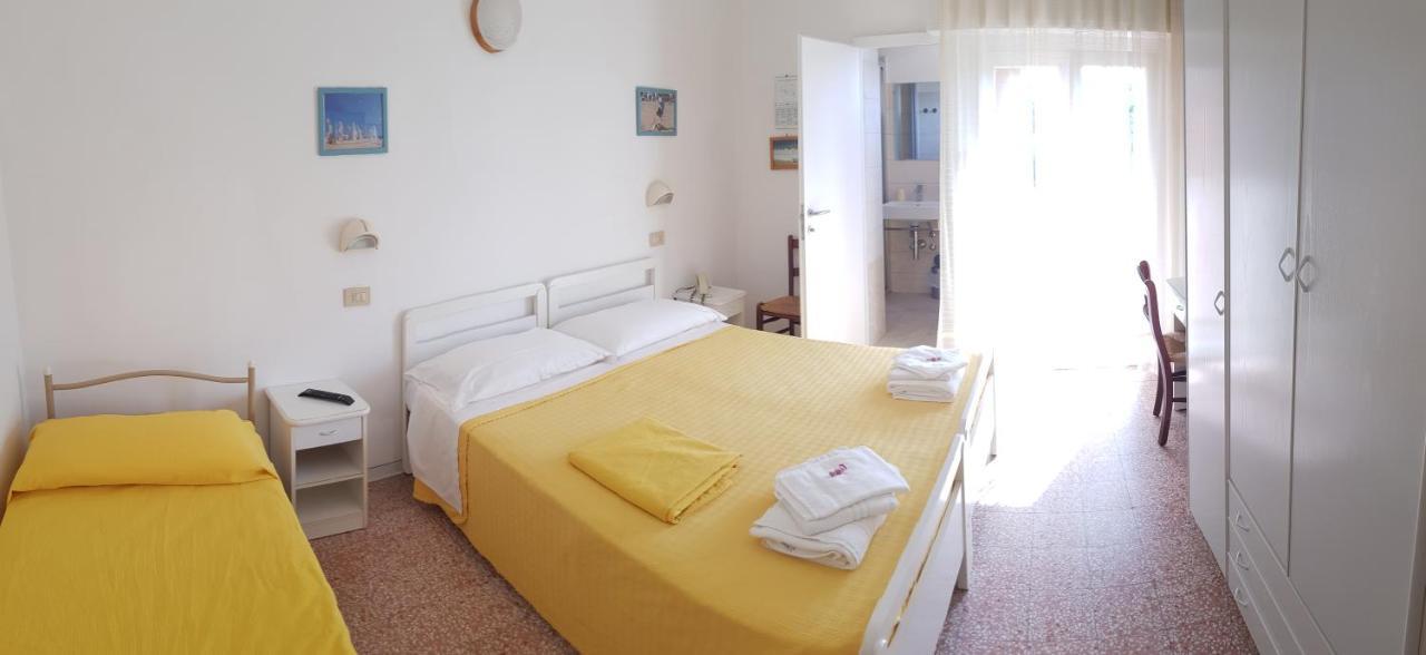 Hotel Le Pleiadi Bellaria-Igea Marina Exteriör bild