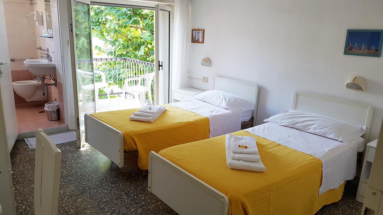 Hotel Le Pleiadi Bellaria-Igea Marina Exteriör bild